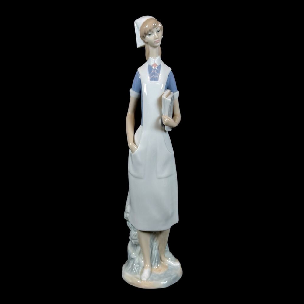 LLADRO 4603 NURSE 14" FIGURE SCUPLTURE PORCELAIN GLOSSY